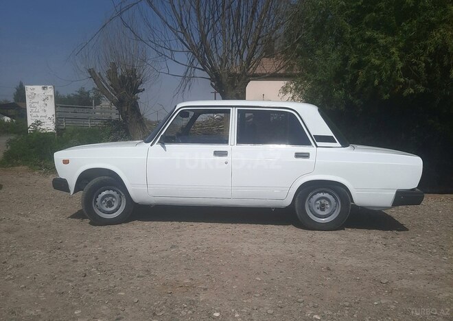 LADA (VAZ) 2107 2008, 192,000 km - 1.6 l - Salyan