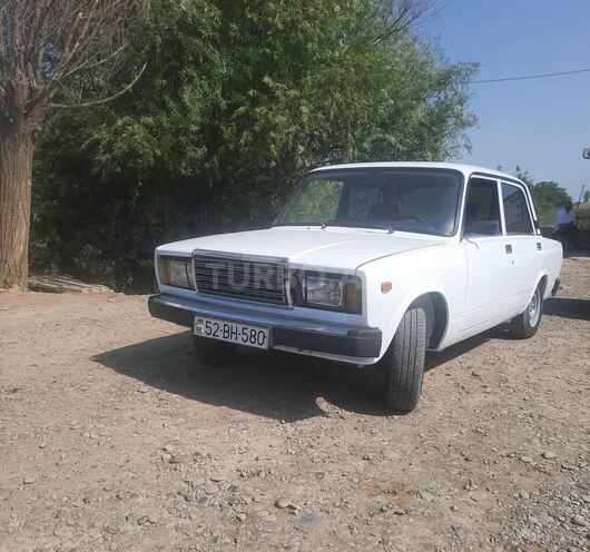LADA (VAZ) 2107 2008, 192,000 km - 1.6 l - Salyan