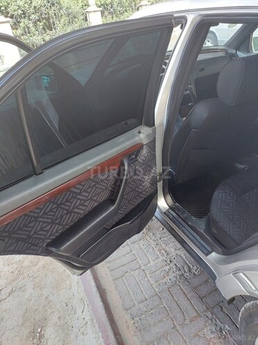 Mercedes C 200 1995, 111,000 km - 2.0 л - Bakı