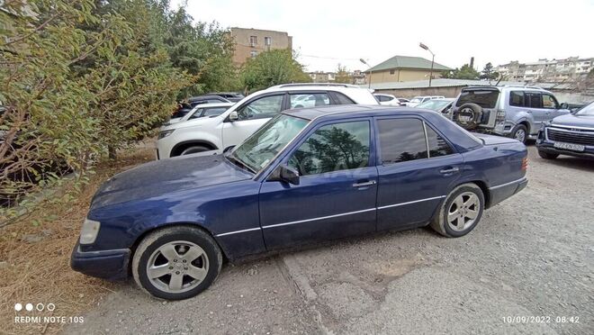 Mercedes E 220 1995, 428,000 km - 2.2 л - Bakı