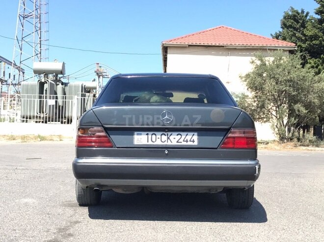Mercedes E 220 1993, 400,000 km - 2.2 l - Bakı