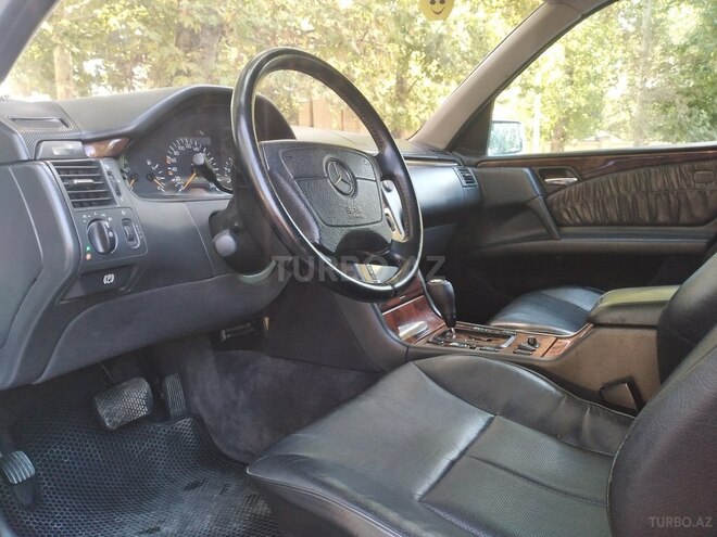 Mercedes E 260 1998, 378,000 km - 2.6 l - Mingəçevir