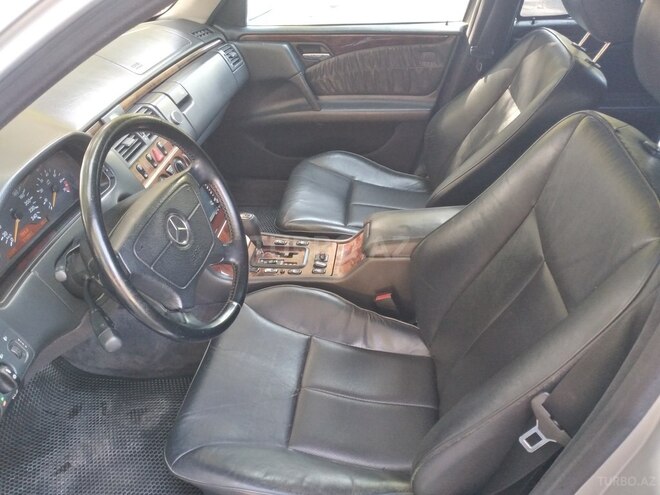 Mercedes E 260 1998, 378,000 km - 2.6 l - Mingəçevir
