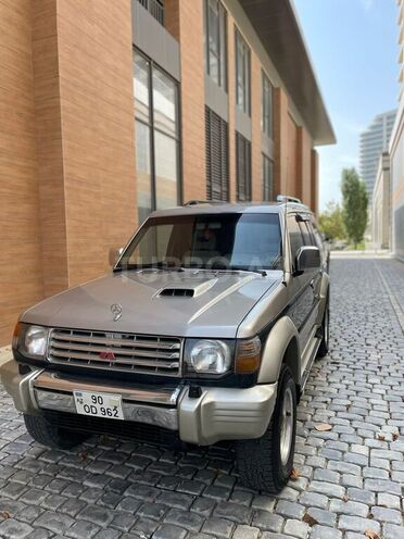 Mitsubishi Pajero 1996, 320,000 km - 2.8 l - Bakı
