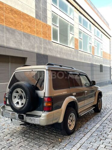 Mitsubishi Pajero 1996, 320,000 km - 2.8 l - Bakı