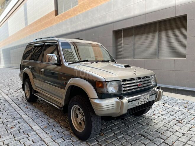 Mitsubishi Pajero 1996, 320,000 km - 2.8 l - Bakı