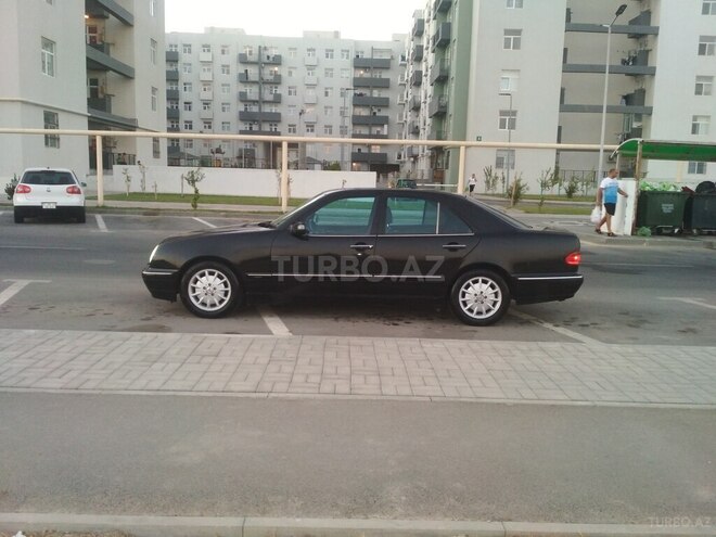 Mercedes E 240 2000, 170,000 km - 2.6 l - Bakı