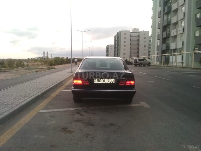 Mercedes E 240 2000, 170,000 km - 2.6 l - Bakı