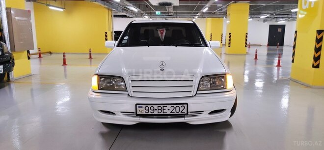 Mercedes C 220 1999, 332,222 km - 2.2 l - Göygöl