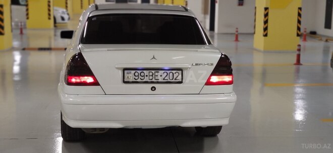 Mercedes C 220 1999, 332,222 km - 2.2 l - Göygöl