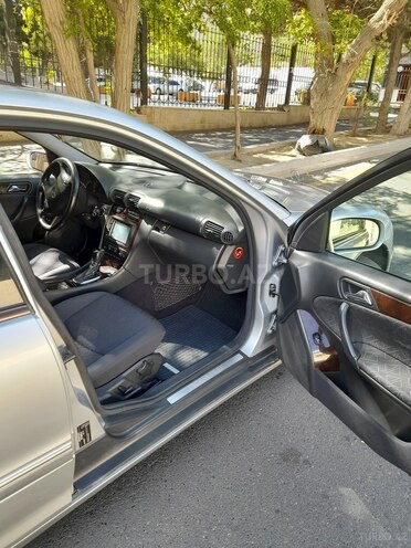 Mercedes C 200 2001, 266,000 km - 2.0 l - Bakı