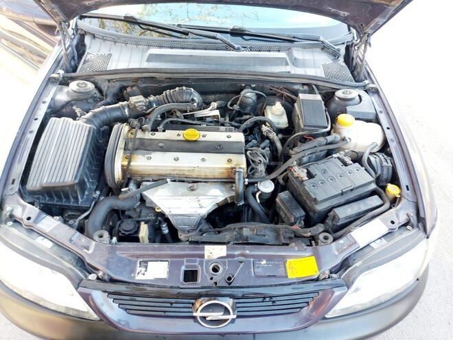 Opel Vectra 1996, 331,044 km - 1.8 l - Gəncə