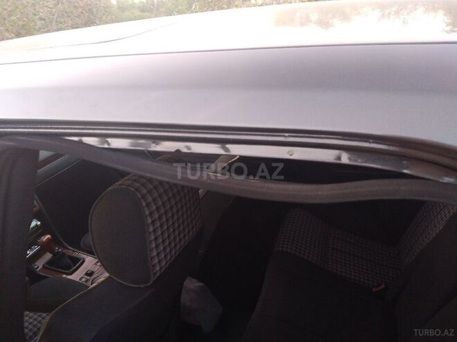 Mercedes E 220 1994, 321,300 km - 2.2 l - Xaçmaz