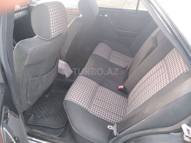 Mercedes E 220 1994, 321,300 km - 2.2 l - Xaçmaz