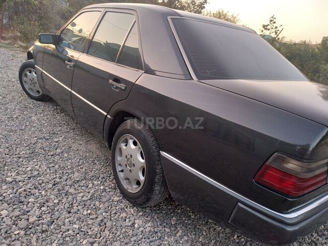 Mercedes E 220 1994, 321,300 km - 2.2 l - Xaçmaz