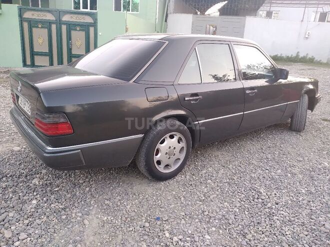 Mercedes E 220 1994, 321,300 km - 2.2 l - Xaçmaz