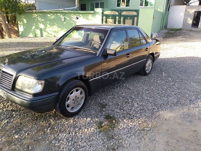 Mercedes E 220 1994, 321,300 km - 2.2 l - Xaçmaz