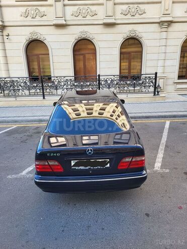 Mercedes E 240 2000, 228,000 km - 2.4 л - Bakı