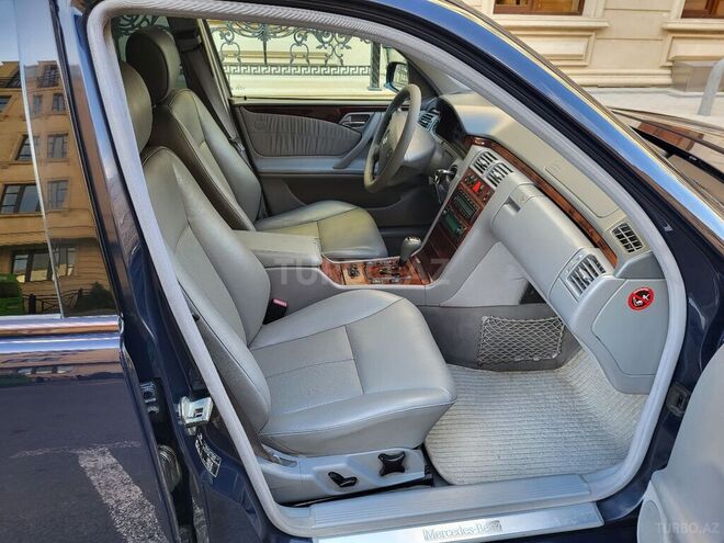 Mercedes E 240 2000, 228,000 km - 2.4 л - Bakı