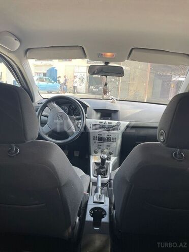 Opel Astra 2009, 185,000 km - 1.4 l - Füzuli
