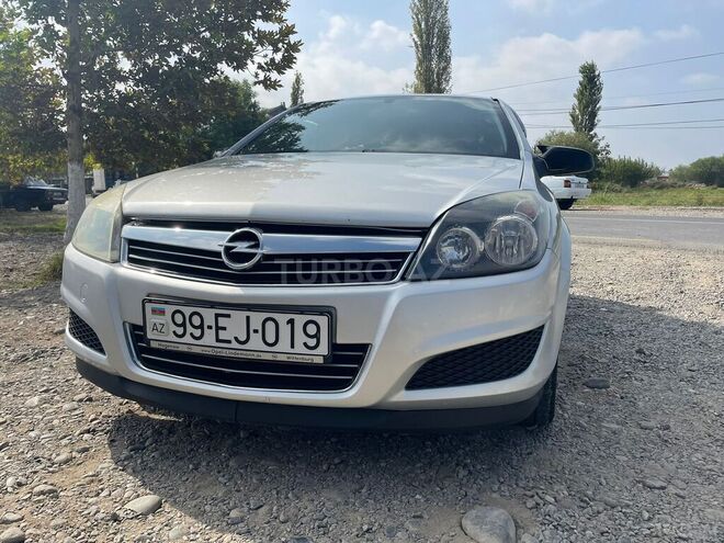 Opel Astra 2009, 185,000 km - 1.4 l - Füzuli