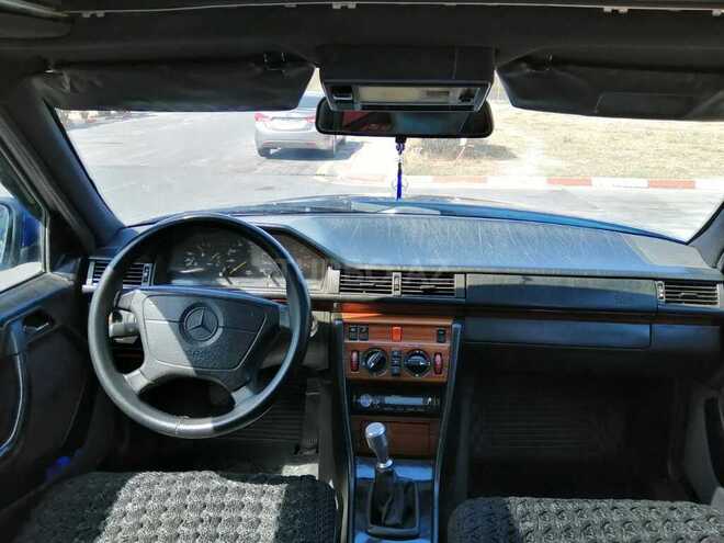 Mercedes E 200 1994, 241,956 km - 2.0 л - Bakı