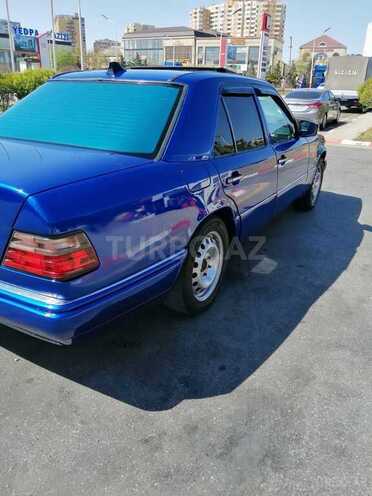Mercedes E 200 1994, 241,956 km - 2.0 л - Bakı