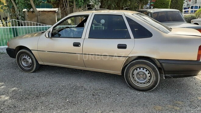 Opel Vectra 1991, 300,000 km - 1.8 л - Şəmkir