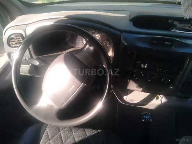 Ford Transit 2001, 243,000 km - 2.4 л - Quba