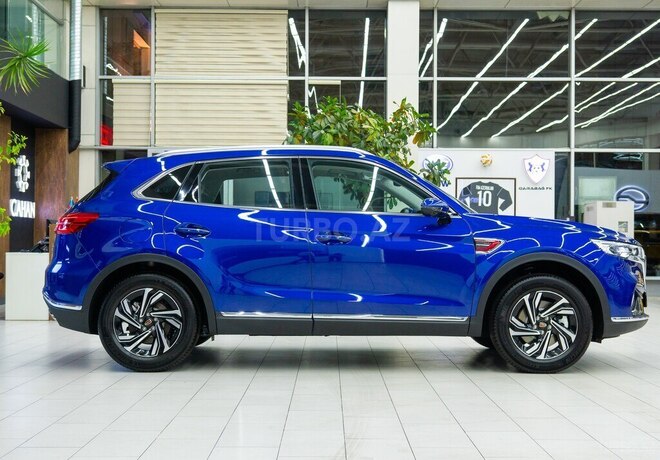 Hongqi HS5