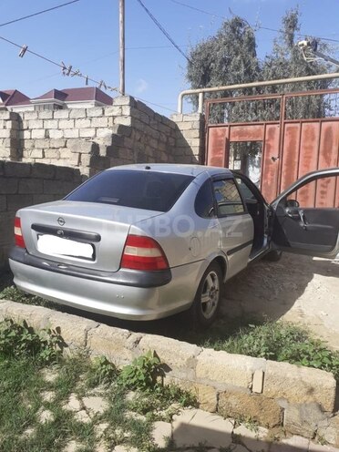 Opel Vectra 1998, 330,000 km - 2.0 l - Bakı