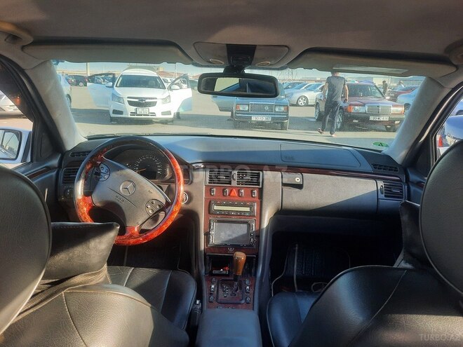 Mercedes E 220 2001, 522,000 km - 2.2 l - Bakı
