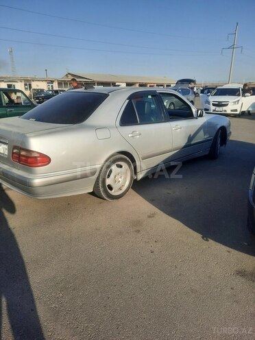 Mercedes E 220 2001, 522,000 km - 2.2 l - Bakı