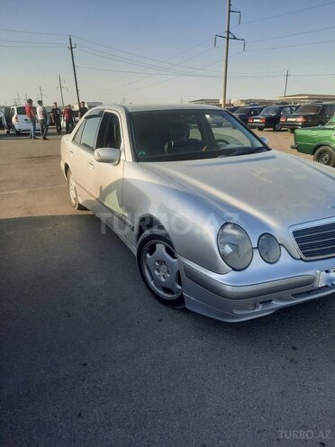 Mercedes E 220 2001, 522,000 km - 2.2 l - Bakı