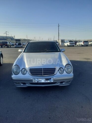 Mercedes E 220 2001, 522,000 km - 2.2 l - Bakı
