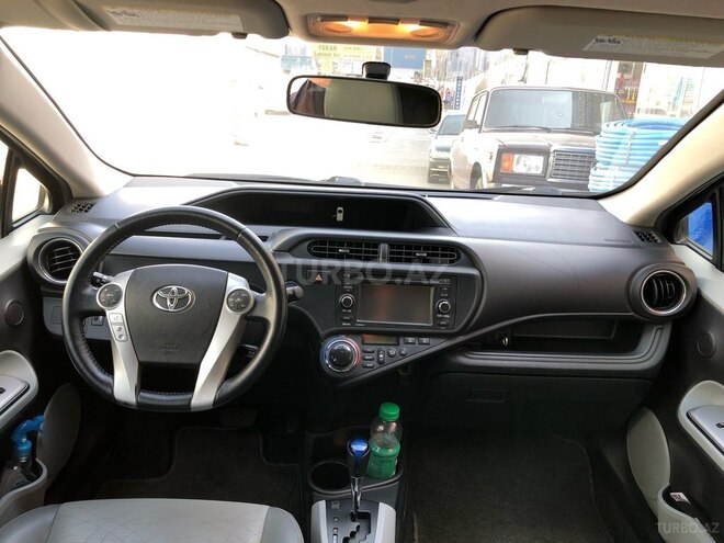 Toyota Prius C 2013, 162,402 km - 1.5 l - Bakı