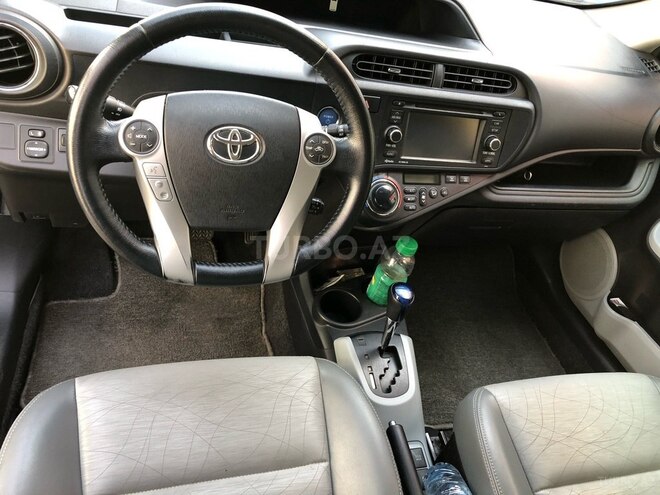 Toyota Prius C 2013, 162,402 km - 1.5 l - Bakı