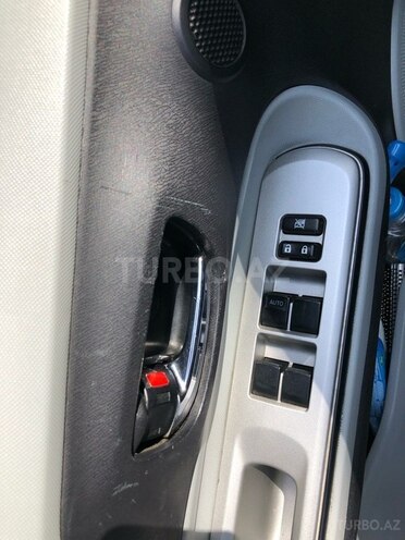 Toyota Prius C 2013, 162,402 km - 1.5 l - Bakı