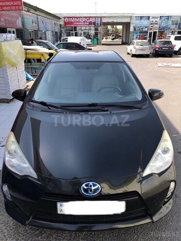 Toyota Prius C 2013, 162,402 km - 1.5 l - Bakı