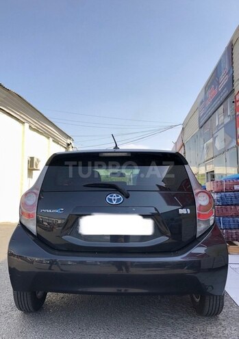 Toyota Prius C 2013, 162,402 km - 1.5 l - Bakı