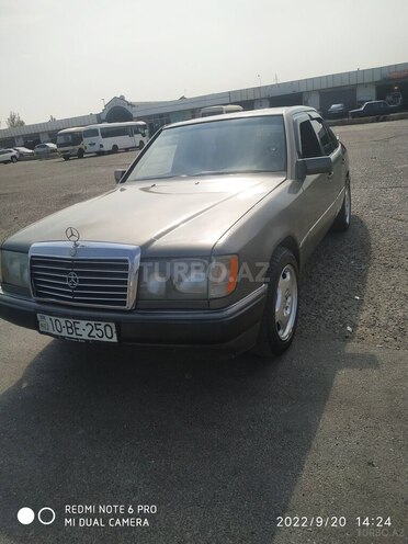 Mercedes E 220 1991, 603,527 km - 2.0 л - Sumqayıt