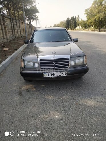 Mercedes E 220 1991, 603,527 km - 2.0 л - Sumqayıt