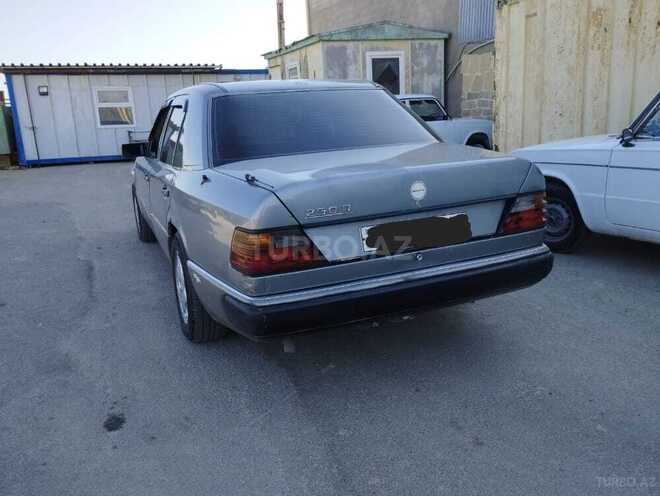 Mercedes E 250 1992, 300,000 km - 2.5 л - Bakı