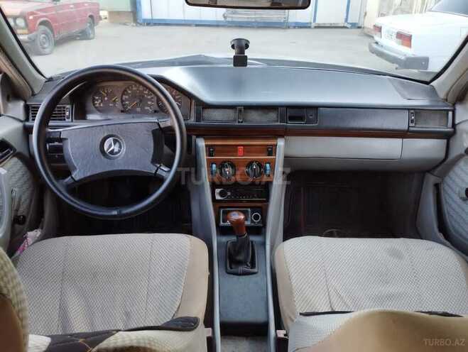 Mercedes E 250 1992, 300,000 km - 2.5 л - Bakı