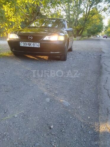 Opel Vectra 1997, 412,255 km - 1.8 l - Zaqatala