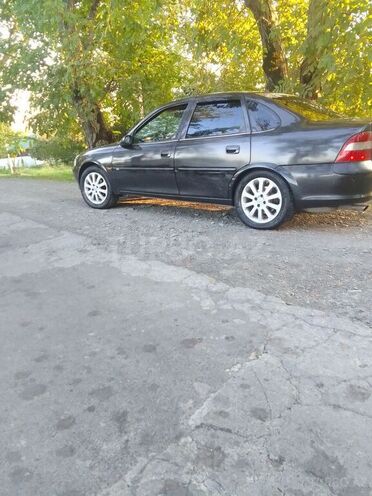 Opel Vectra 1997, 412,255 km - 1.8 l - Zaqatala