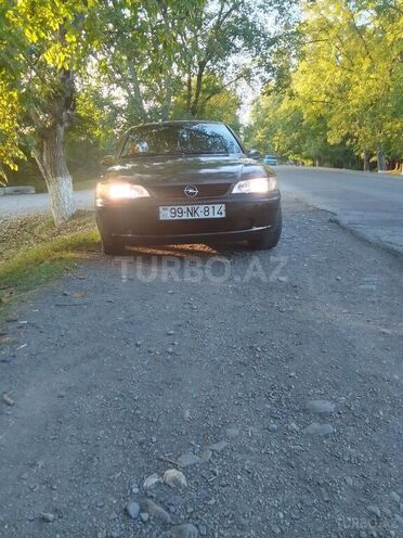 Opel Vectra 1997, 412,255 km - 1.8 l - Zaqatala