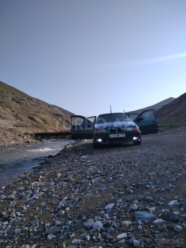 BMW 318 1994, 566,555 km - 1.8 л - Göyçay