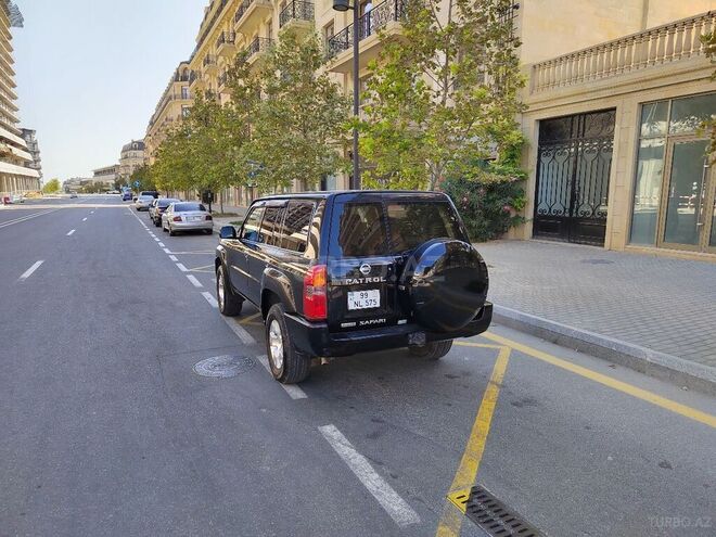 Nissan Patrol 2007, 298,000 km - 4.8 l - Bakı