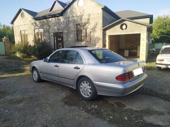 Mercedes E 220 1996, 177,000 km - 2.2 l - Bərdə